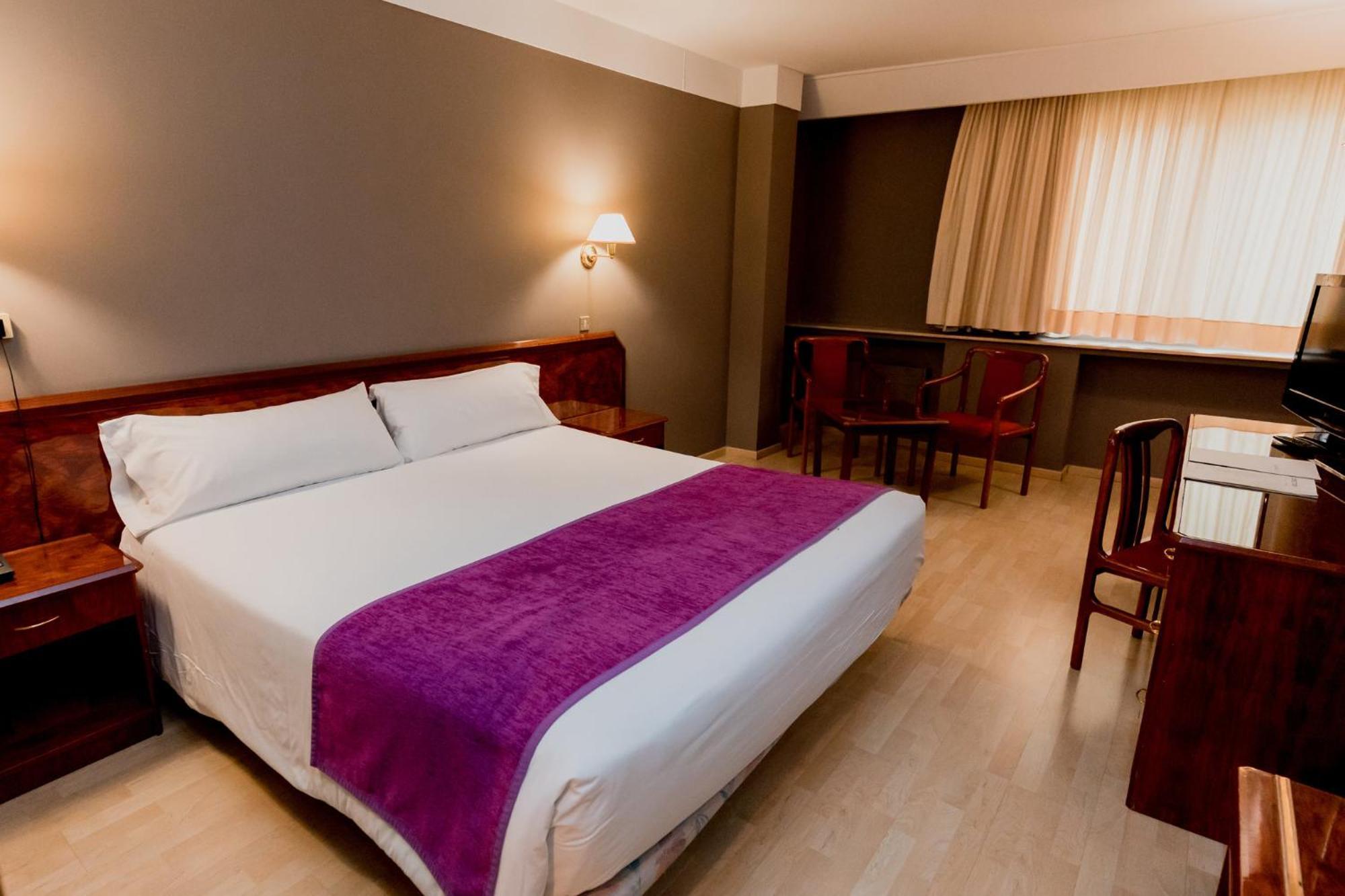 Sercotel Delfos 4*